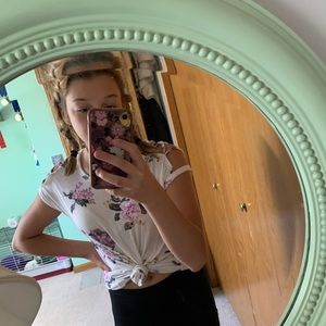 Very cute mid length - tee